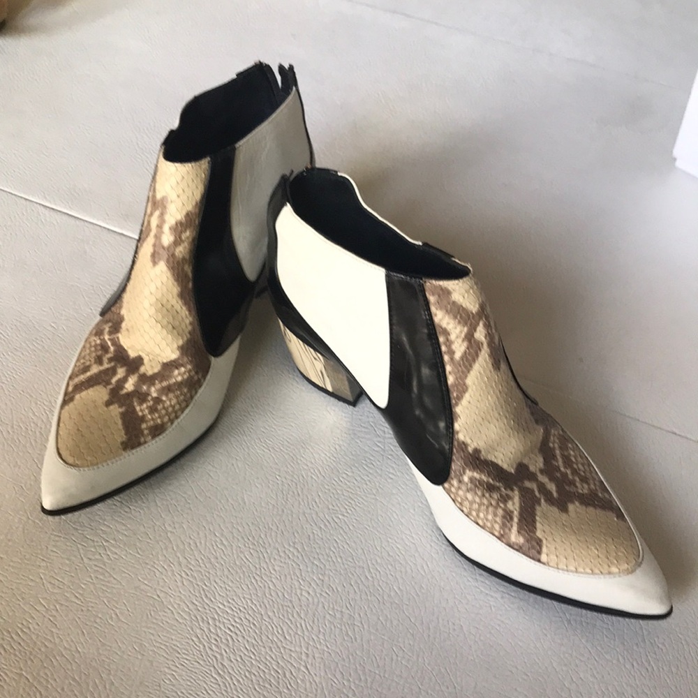Rodarte ankle boots snakeskin Blck white colour block
37.5 excellent